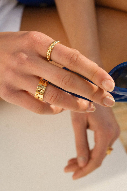 ROMAN DOTS RING GOLD
